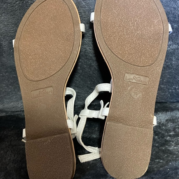 Women’s sandals with crystal toe strap embellishment. Ankle buckle - Picture 3 of 7